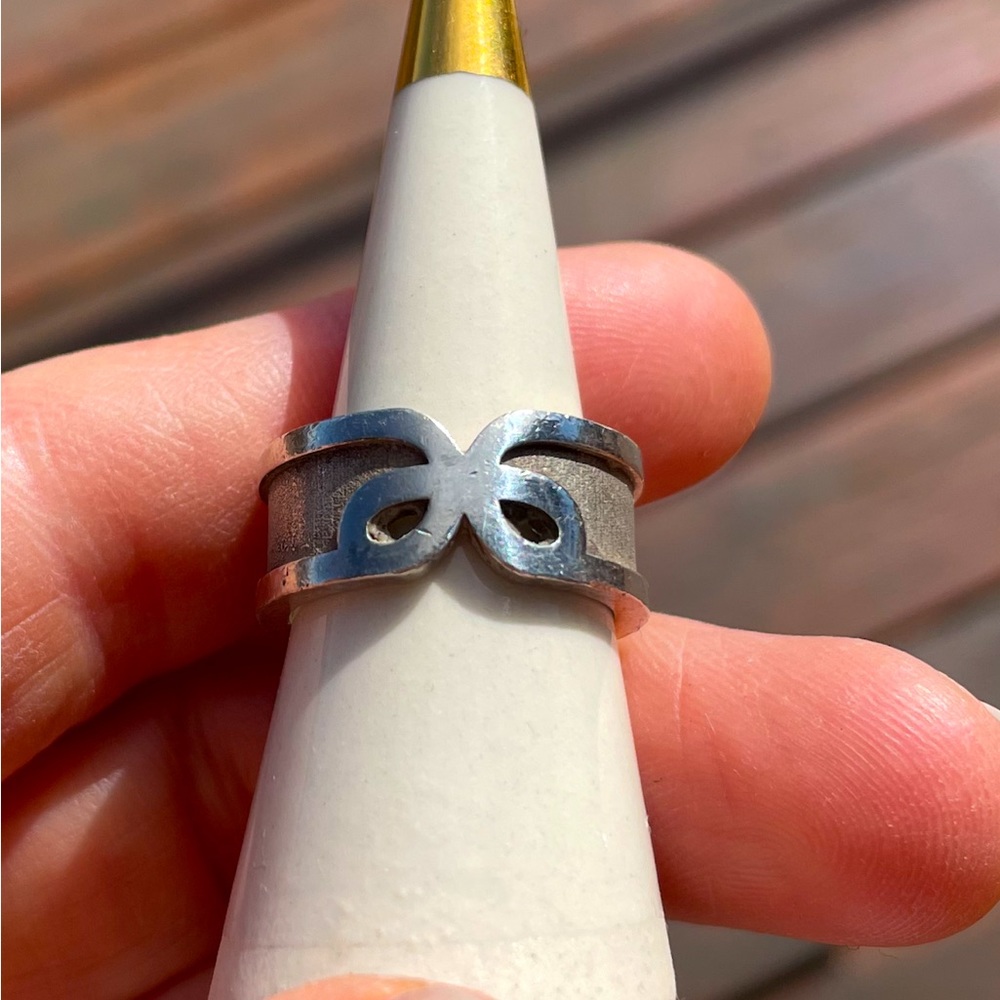 Arbonne RVP Sterling Silver Ring size 7